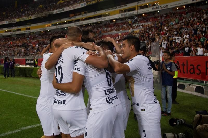 Los Pumas de Michel vencen 0-2 al San Luis y le estropean el debut en Primera