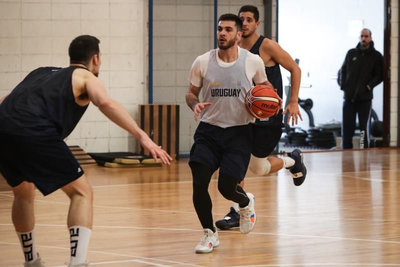 El equipo de baloncesto de Uruguay buscará ser "competitivo" en los Panamericanos pese a la renovación