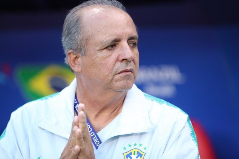 El seleccionador de Brasil femenino fue destituido tras el fracaso en el Mundial