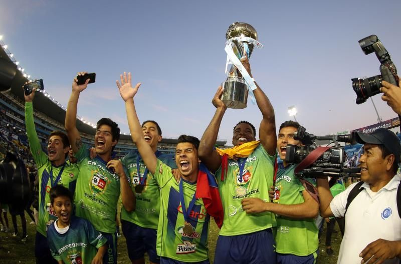 La liga de fútbol de El Salvador arranca con tres equipos nuevos