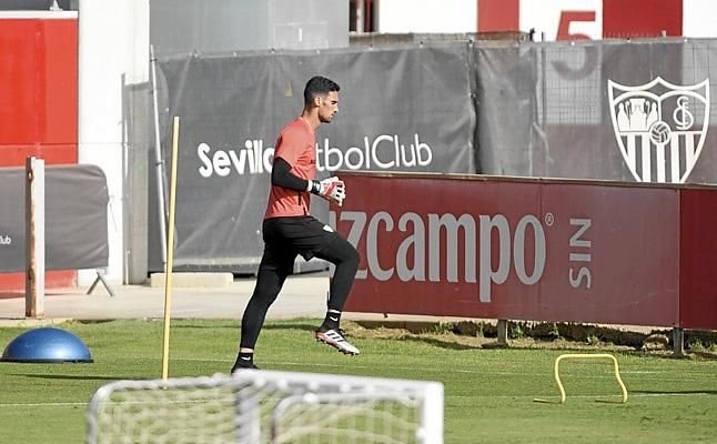 Contacto Benfica-Sevilla por Sergio Rico