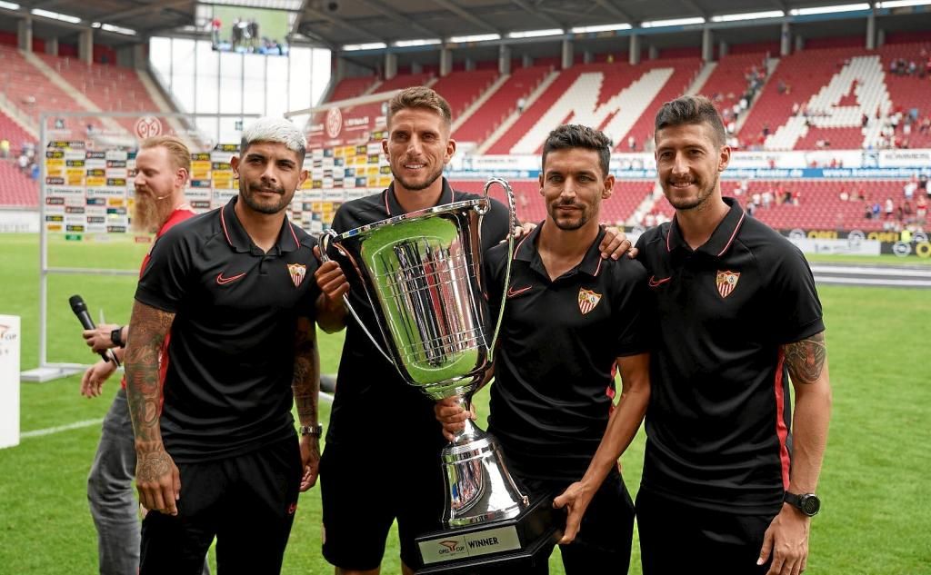 El Sevilla, un vendaval en Alemania, se adjudica la Opel Cup