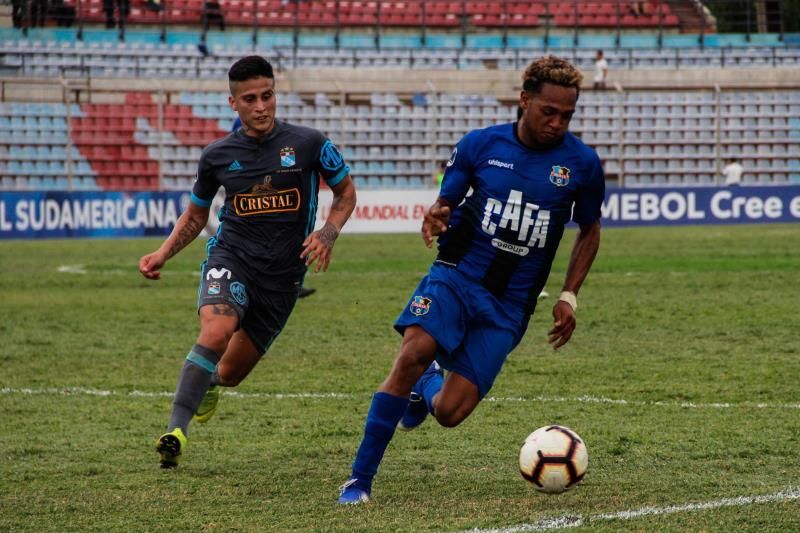 Celestes y Petroleros definen en Lima pase a cuartos de la Copa Sudamericana