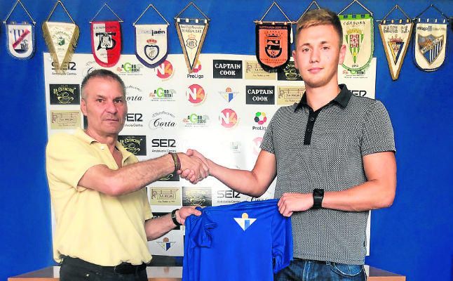 Gómez Mariscal (Écija): "Yo me caigo y me sé levantar"