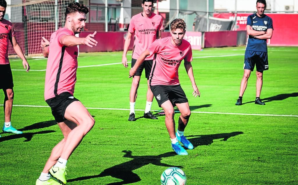 Pozo y Corchia optan al lateral derecho