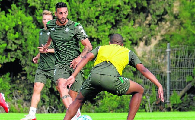 El Betis rechaza la primera propuesta del Crystal Palace por Camarasa, aún reticente