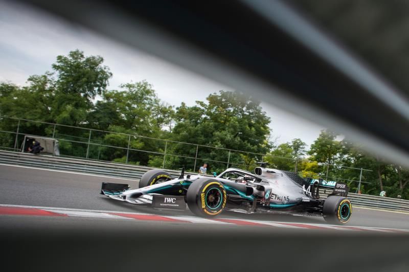 Hamilton fue el más rápido en Hungría, donde se 'aguó' el segundo ensayo