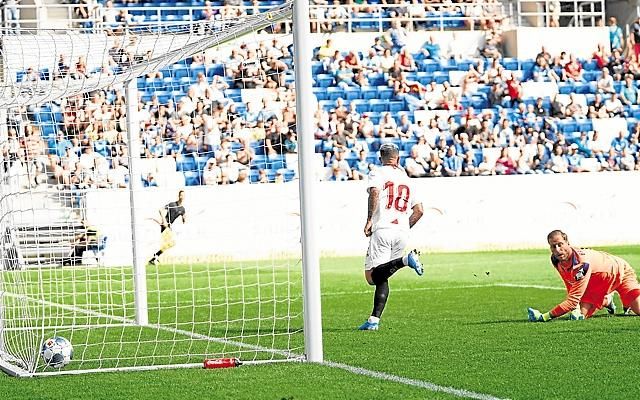 Banega encuentra el camino