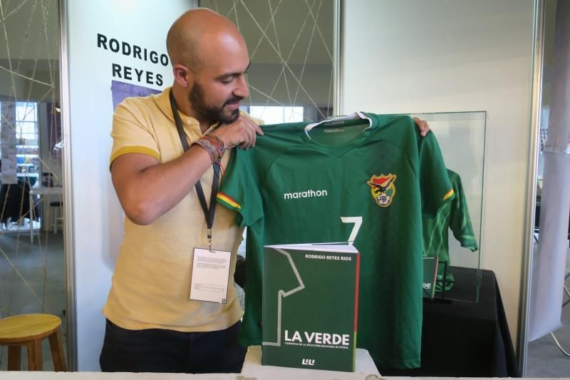 "La Verde", la historia de la selección boliviana contada con 74 camisetas