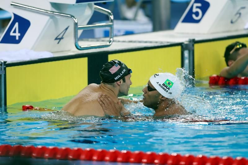 Brasil y Argentina se rebelan a Estados Unidos en primer día de la natación