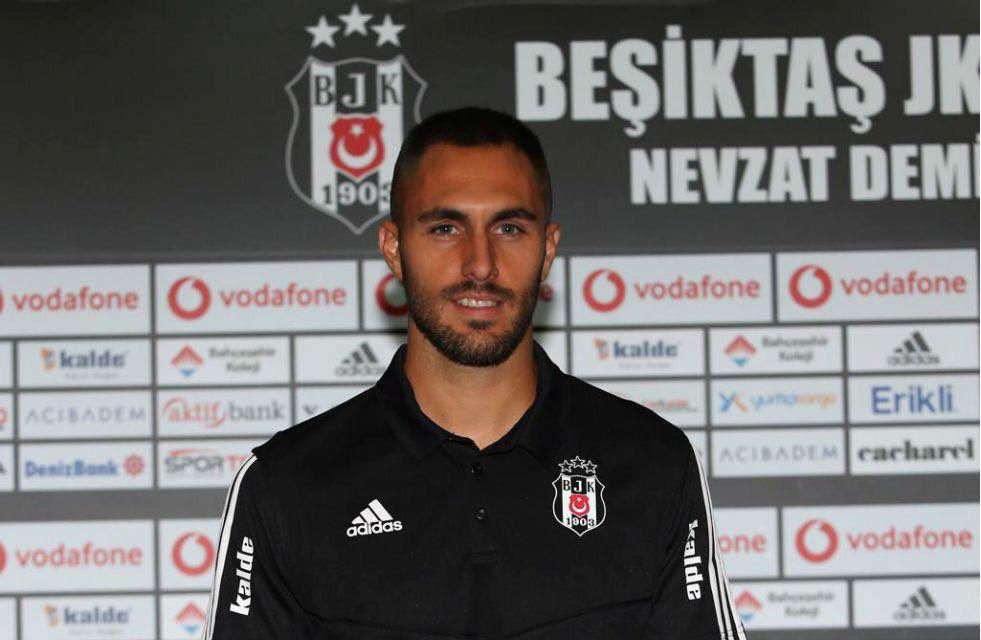 El Villarreal traspasa a Víctor Ruiz al Besiktas turco