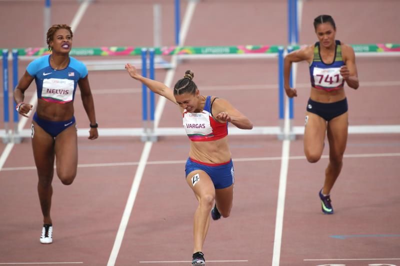 La costarricense Andrea Vargas, primera atleta campeona panamericana de su país, al ganar los 100 m vallas