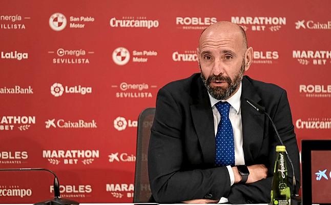 Monchi no descarta la llegada de otro delantero