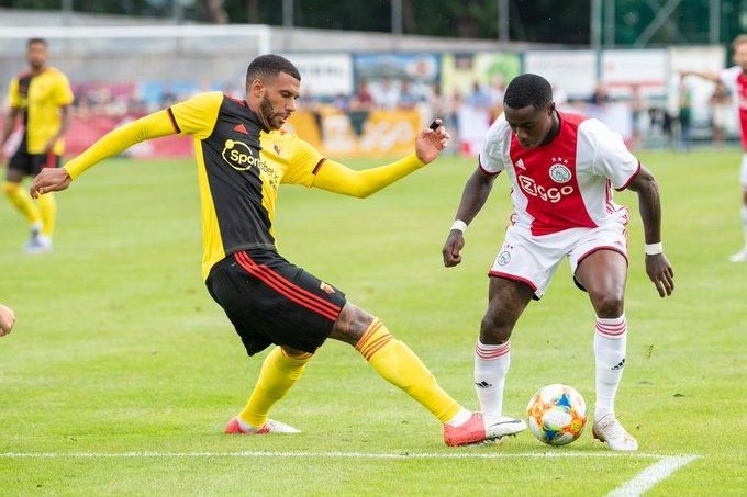 Promes entra con mal pie en el Ajax