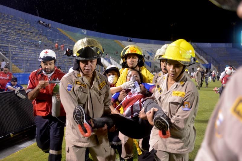 Tres muertos y 12 heridos tras un ataque al autobús de un equipo de fútbol hondureño