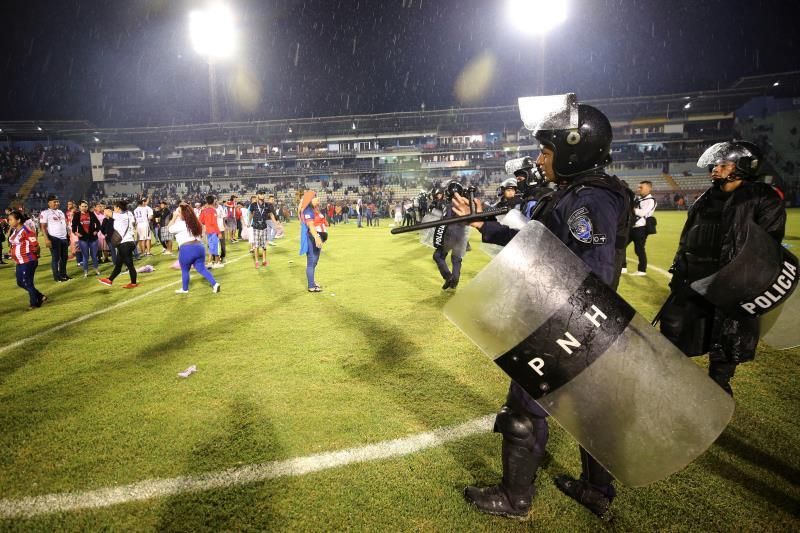 El Gobierno creará una comisión para definir la seguridad en los estadios hondureños