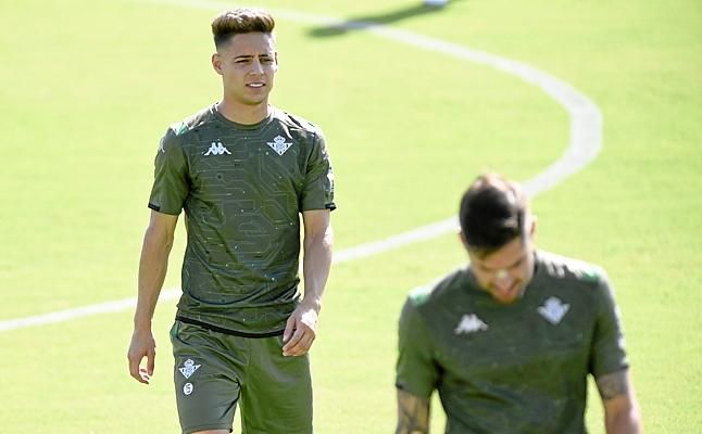 Álex Moreno: "Desde fuera ya se ve que el Betis es un gran club"