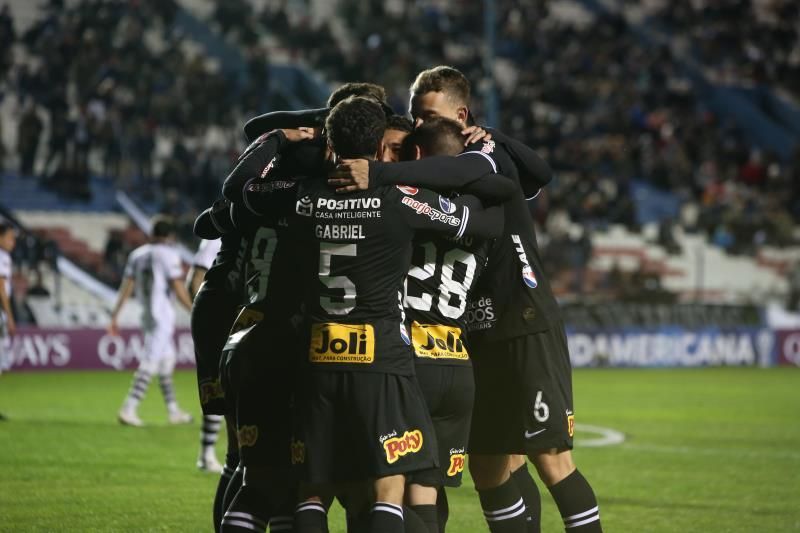 Corinthians y Fluminense protagonizan duelo brasileño por la Sudamericana