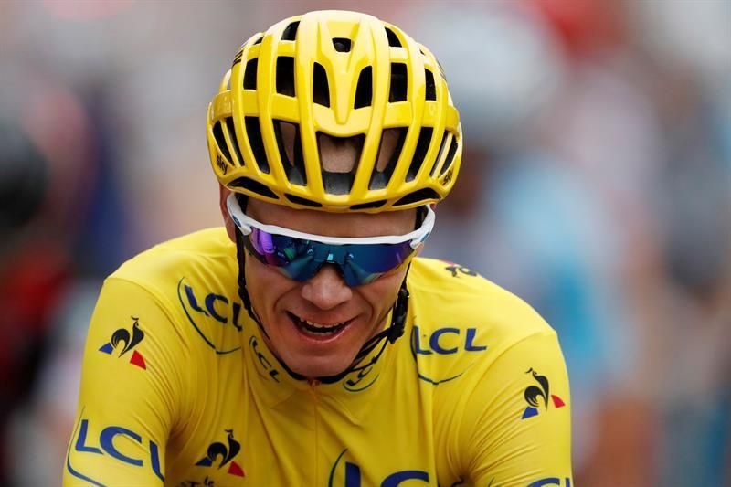 Chris Froome recibe como "un tesoro" el maillot rojo de la Vuelta 2011