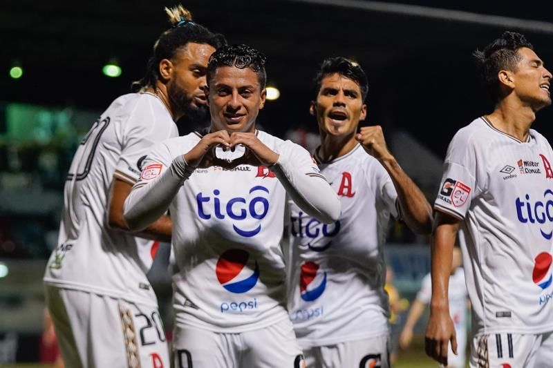 2-0. Alianza de El Salvador vence a Tauro y buscará en Panamá el pase a cuartos