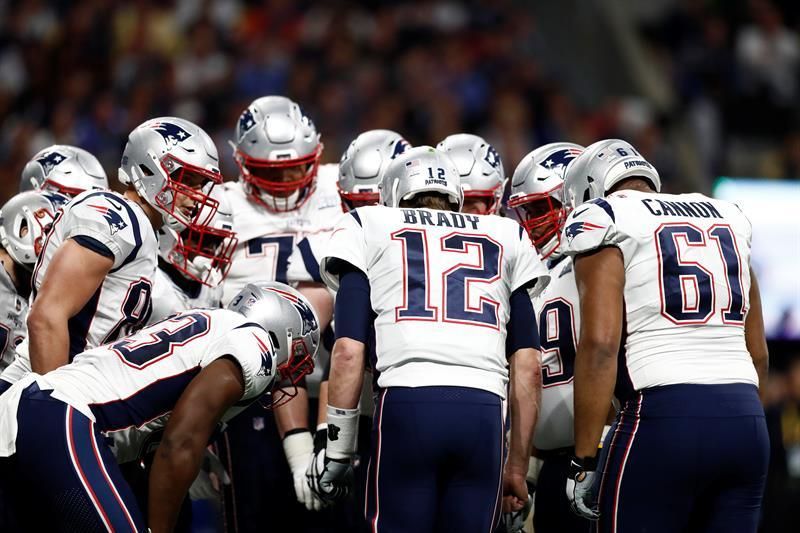 Brady lidera triunfo de Patriots; se lesiona Newton; brilla Arcega-Whiteside