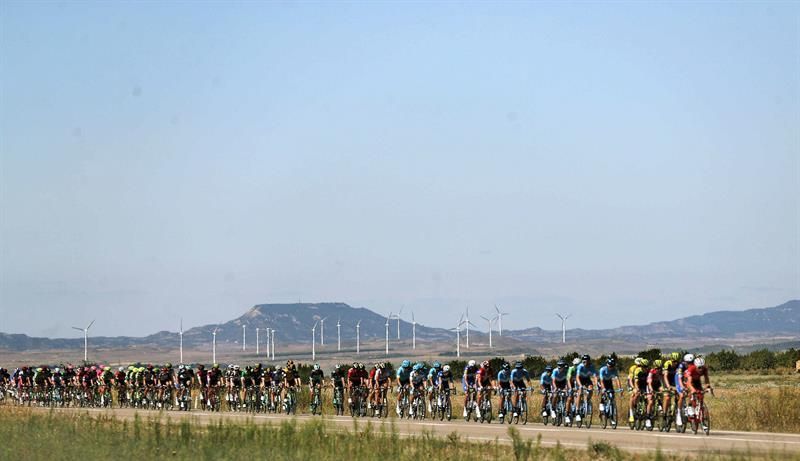 Valverde y Quintana retan a Roglic y López en una Vuelta de gran fondo