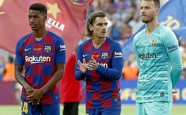 Carles, Rafinha y Griezmann, delantera en el Barça; defensa de cuatro en el Betis