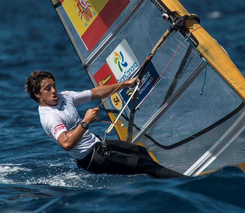 Ángel Granda, líder en RS:X y cuatro equipos españoles en el podio