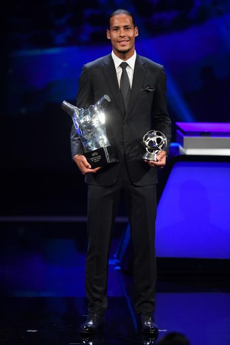 El holandés Van Dijk, elegido Jugador del Año de la UEFA