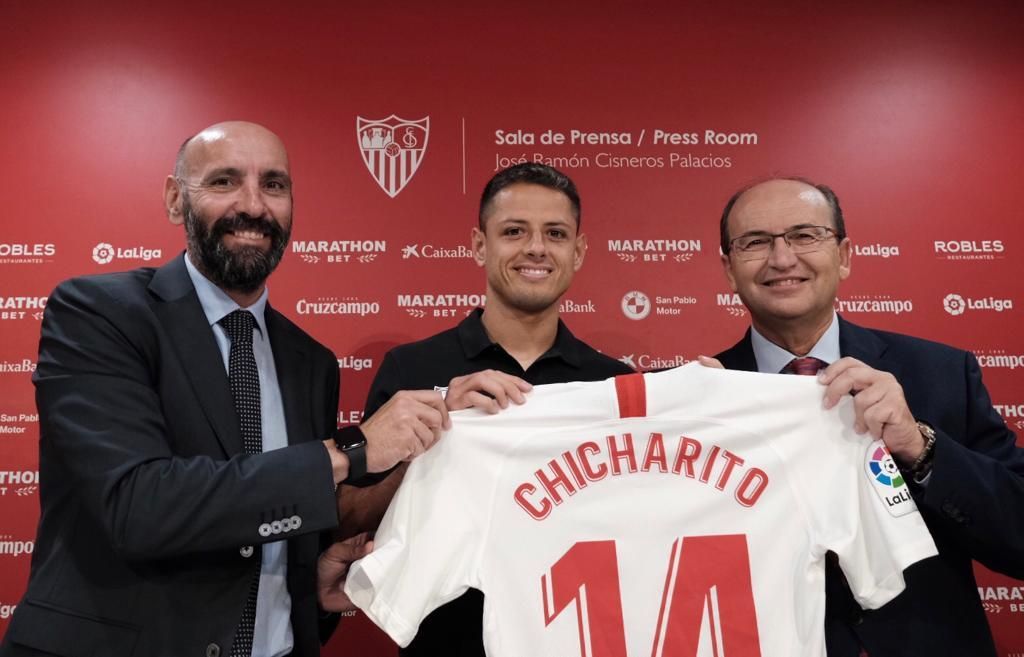 'Chicharito' agradece la "bendita oportunidad de representar a este escudo"