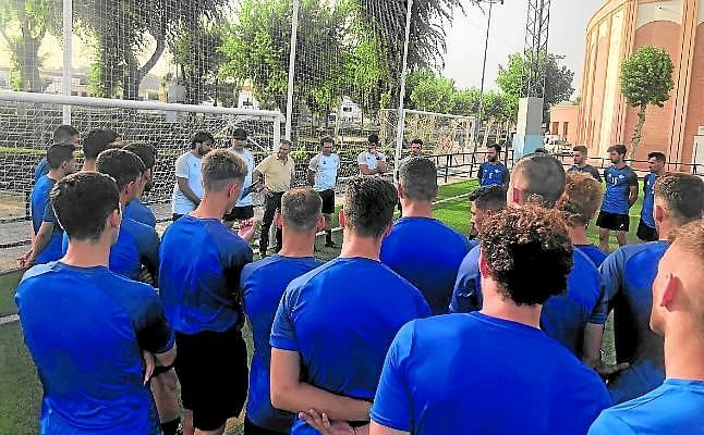 Écija: Un entrenador que no entrena y unos jugadores que no juegan