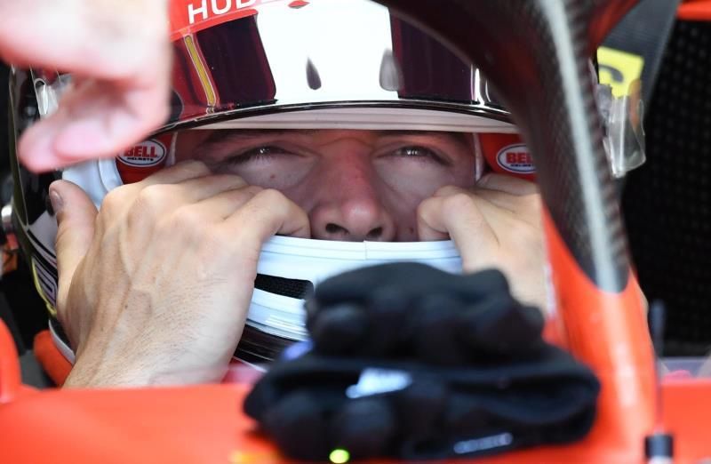 Leclerc logra la 'pole' en Monza en un esperpéntico final