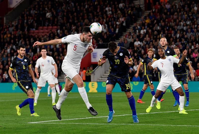 Inglaterra despierta a Kosovo; Cristiano golea a Lituania