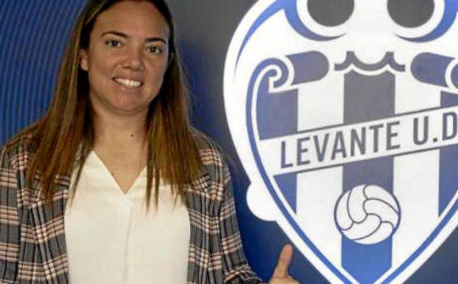 María Pry dijo 'no' a un Tercera masculino