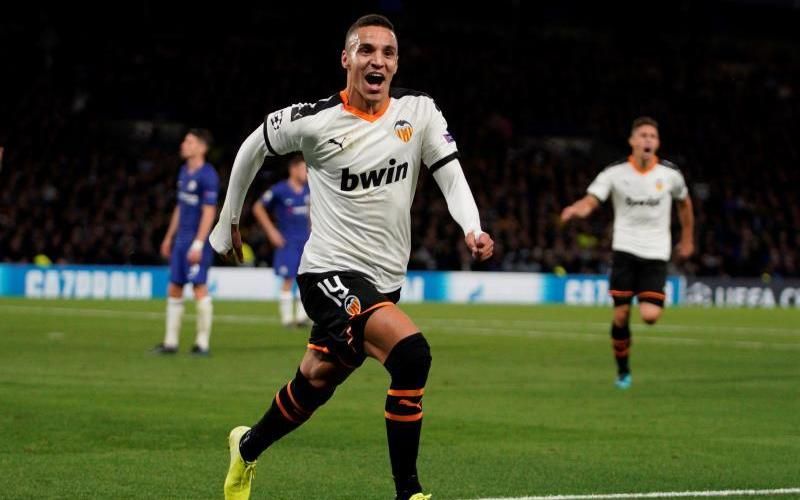 Chelsea 0-1 Valencia: Rodrigo y Cillessen enrabietan a los che en Stamford Bridge