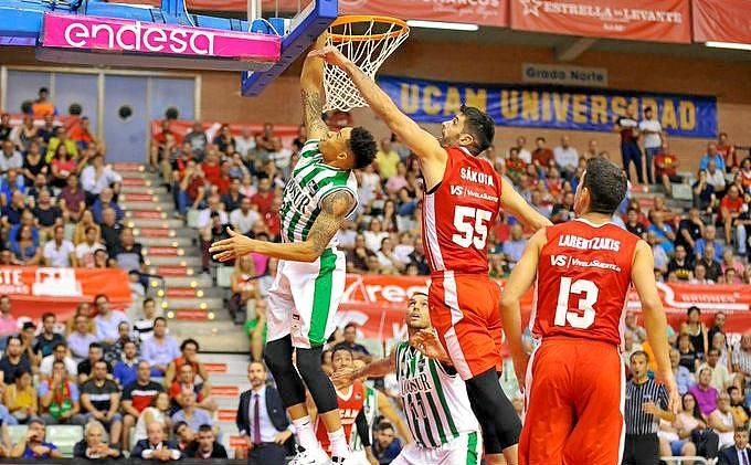 UCAM Murcia 90-78 Real Betis: Aguanta el tipo pero a medias