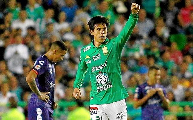 El Betis, con ojeadores en México para espiar a Macías