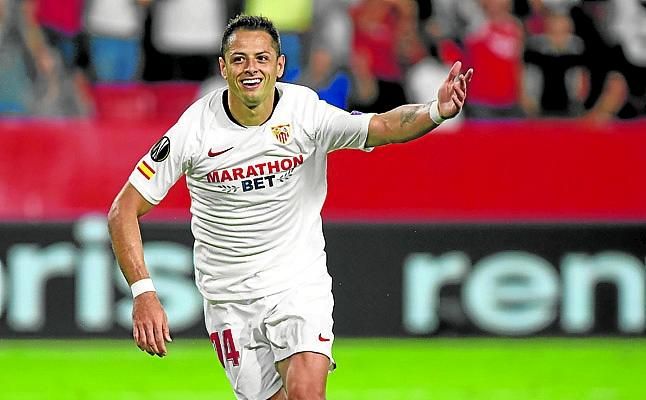 Chicharito se ríe de la falta de gol