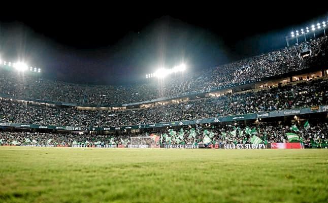 El Betis inicia la resiembra del Villamarín
