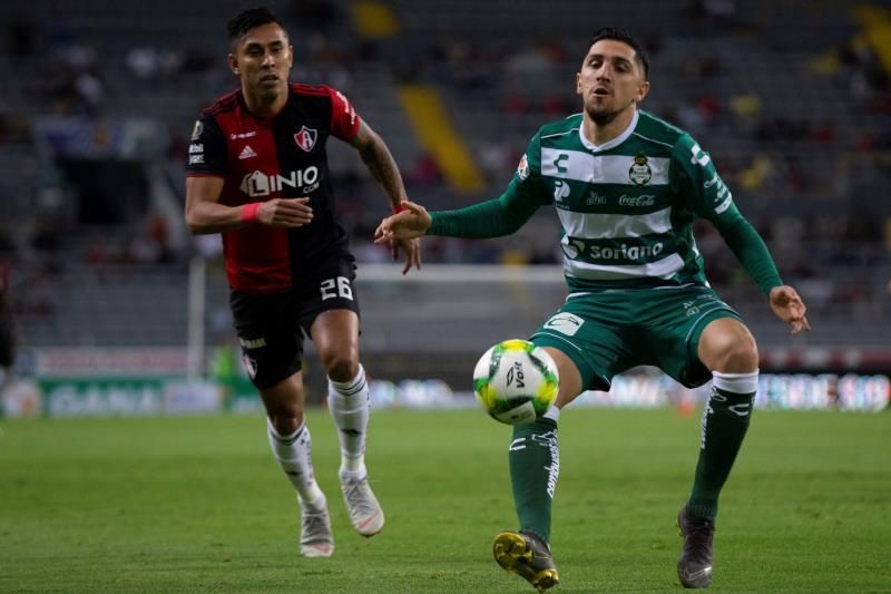 Valdés y Aránguiz, bajas por lesión en amistosos con Colombia y Guinea