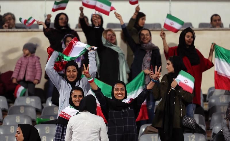 Invitadas o camufladas, la experiencia de las iraníes en los estadios