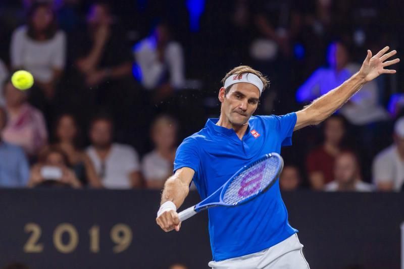 Federer gana al belga Goffin y pasa a cuartos en Shanghái