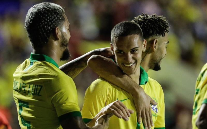 Brasil, con el bético Emerson titular, golea a Venezuela (4-1)