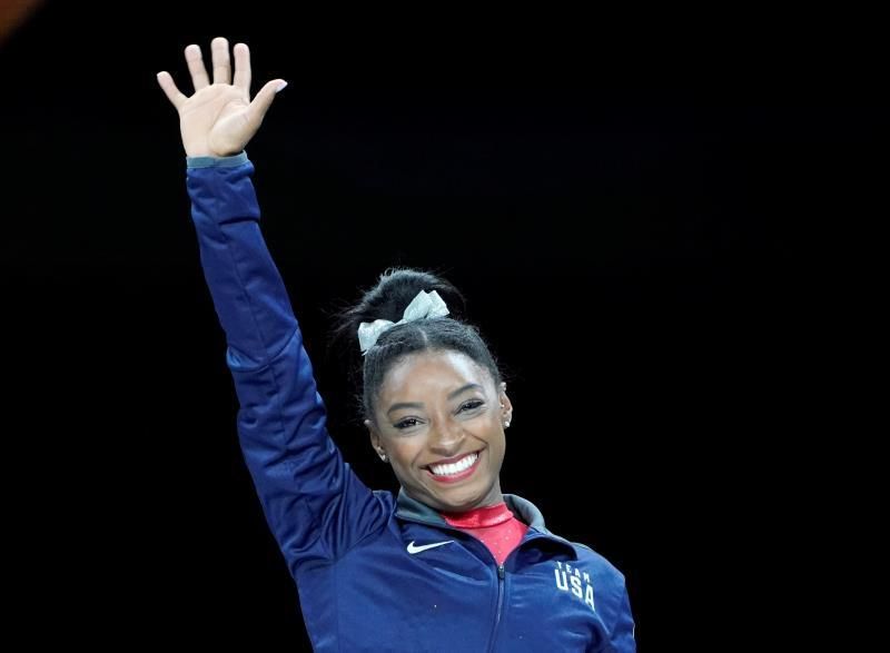 Simone Biles iguala a Scherbo como máxima medallista en la historia de los Mundiales