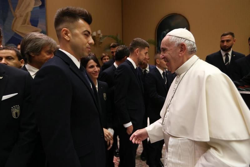 El Papa recibe a la selección italiana en el Vaticano