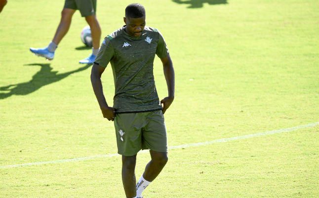 William Carvalho decide operarse