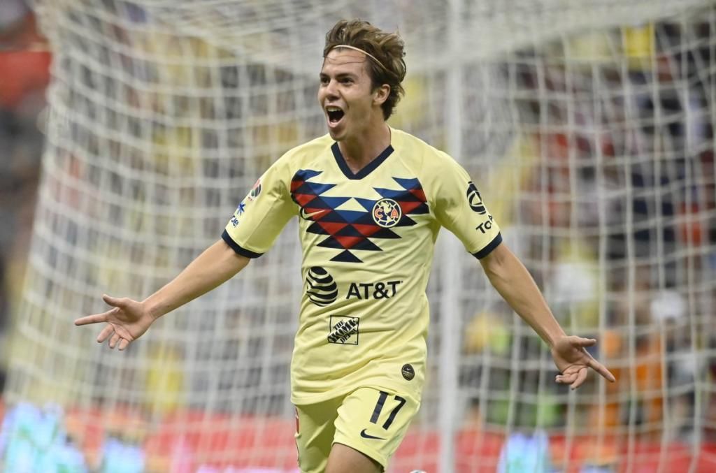 Martino dice que es "normal" que sigan a Macías y Córdova