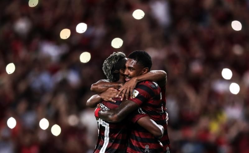 Un Flamengo diezmado gana y se mantiene líder del fútbol en Brasil, con ocho puntos de ventaja