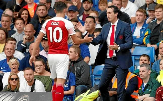 Desencuentro entre Özil y Emery: "Siempre tengo la culpa, incluso cuando no juego"