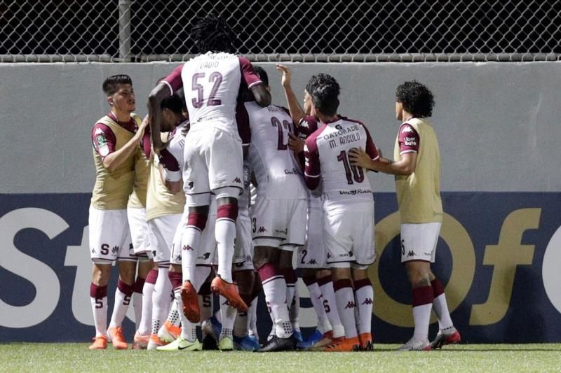 El Saprissa sube al segundo lugar del fútbol en Costa Rica y corta una mala racha